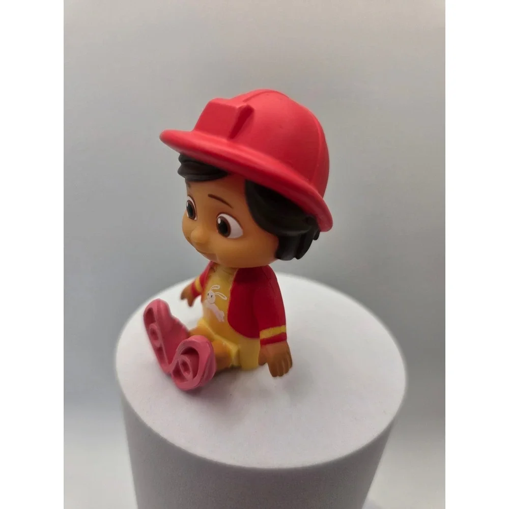 Cocomelon Nina Wearing Fireman Outfit Moonbug Action Figure Jazwares 2022 /D2 - Picture 3 of 5